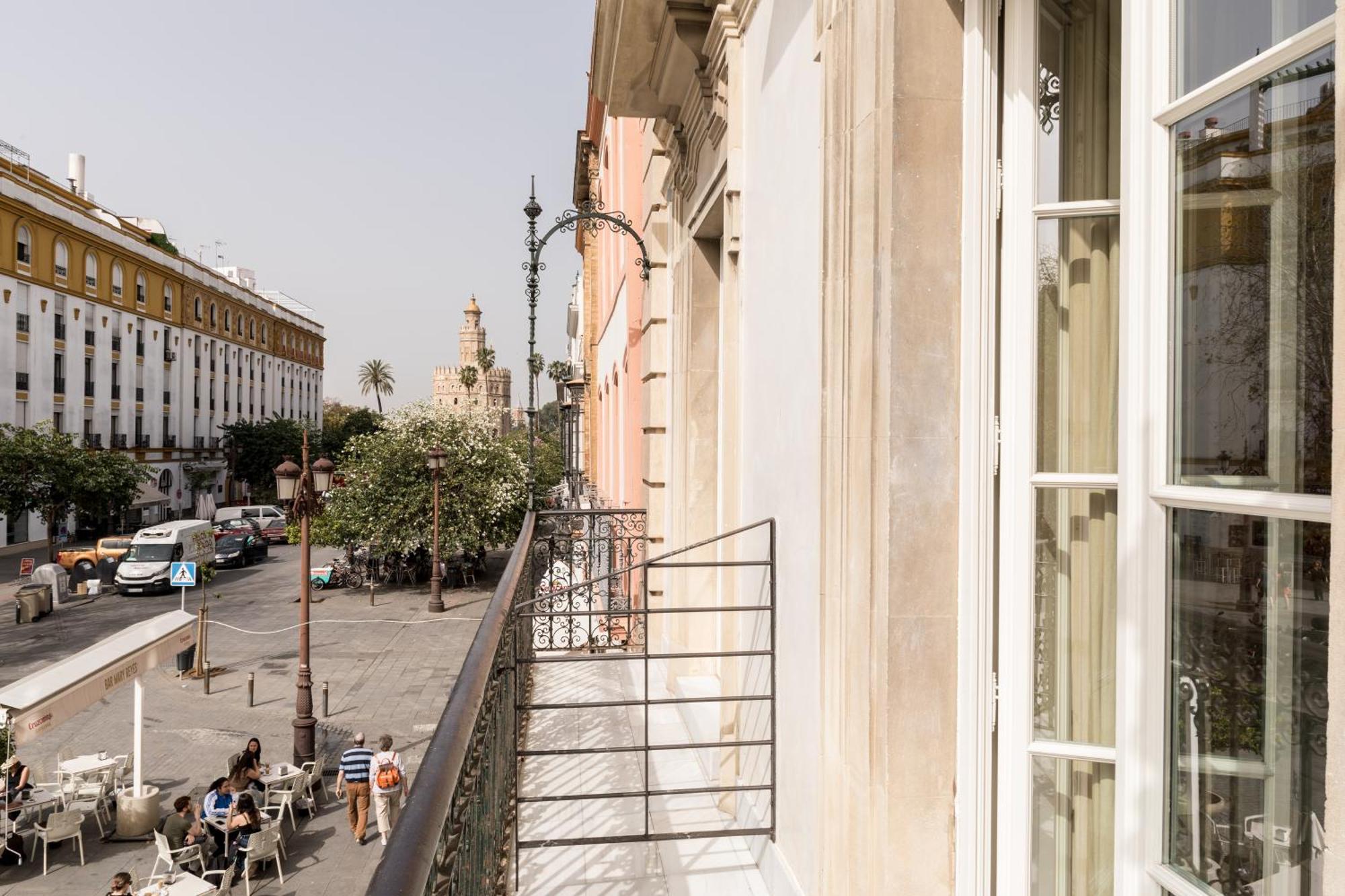 Hotel Tayko Sevilla Ngoại thất bức ảnh